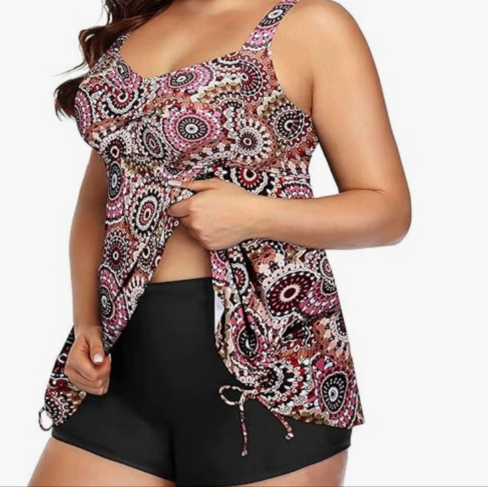 Aqua Eve Patterned Tankini Top and Black Bottoms NWT